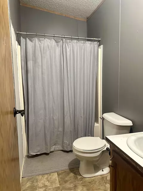 Bath - 91 Phelps Dr, Cromwell, KY 42333 photo 1 of 2