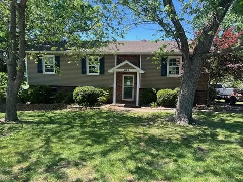 625 Westside Dr, Madisonville, KY 42431