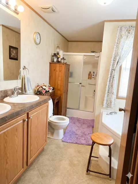 Bath - 404 J Carroll Rd, Bee Spring, KY 42207 photo 2 of 3