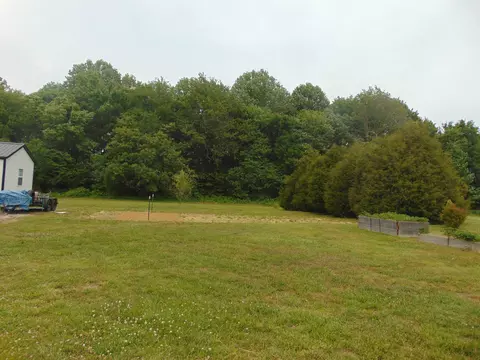 Exterior - 404 J Carroll Rd, Bee Spring, KY 42207 photo 5 of 8