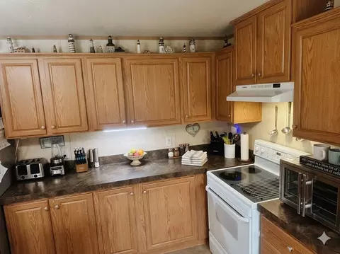 Kitchen - 404 J Carroll Rd, Bee Spring, KY 42207 photo 2 of 6