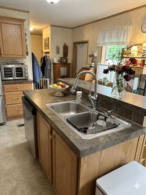 Kitchen - 404 J Carroll Rd, Bee Spring, KY 42207 photo 4 of 6