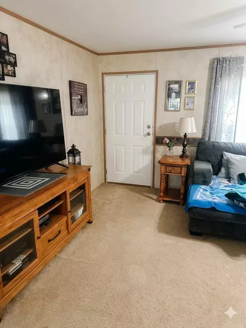 Entry Way - 404 J Carroll Rd, Bee Spring, KY 42207 photo 2 of 2