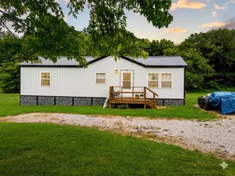 Exterior - 404 J Carroll Rd, Bee Spring, KY 42207 photo 6 of 8