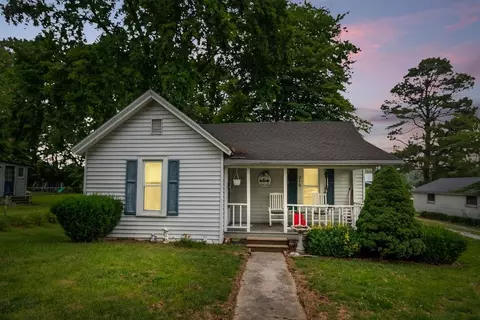 210 W 6th St, Calhoun, KY 42327