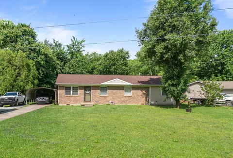 133 Countryside Dr, Centertown, KY 42328