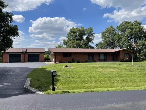 1567 Hill Bridge Rd, Utica, KY 42376