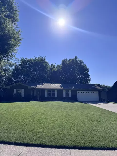 4609 Crescent Hill Dr, Owensboro, KY 42303