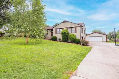 3955 Krystal Ln, Owensboro, KY 42303