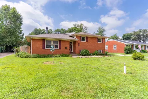 2238 S Stratford Dr, Owensboro, KY 42301