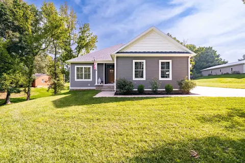 1701 Burton Rd, Utica, KY 42376