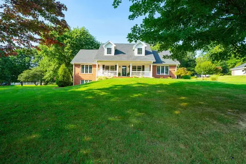 4851 Timber Ridge Dr, Owensboro, KY 42303