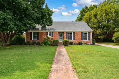 2416 Farrier Pl, Owensboro, KY 42301
