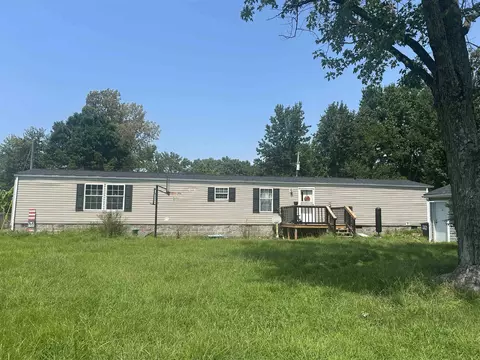 6831 Thoma Dr, Owensboro, KY 42303