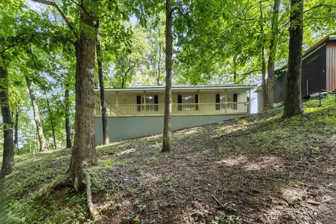 210 Clubhouse Dr, Hawesville, KY 42348