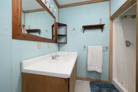 Bath - 10093 Lanham Rd, Philpot, KY 42366 photo 2 of 3