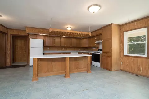 Kitchen - 10093 Lanham Rd, Philpot, KY 42366 photo 1 of 4