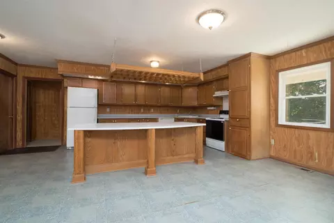 Kitchen - 10093 Lanham Rd, Philpot, KY 42366 photo 1 of 4