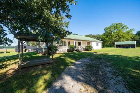 Exterior - 10093 Lanham Rd, Philpot, KY 42366 photo 2 of 6