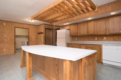 Kitchen - 10093 Lanham Rd, Philpot, KY 42366 photo 3 of 4
