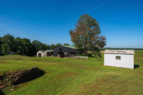 Exterior - 10093 Lanham Rd, Philpot, KY 42366 photo 4 of 5