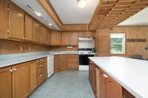 Kitchen - 10093 Lanham Rd, Philpot, KY 42366 photo 4 of 4
