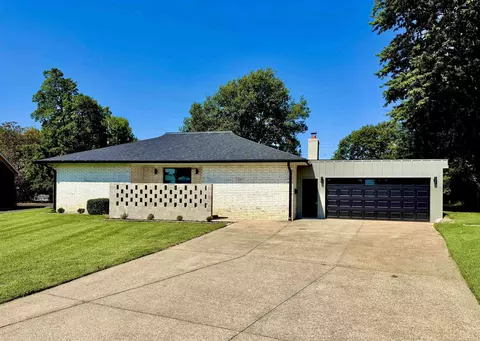 2421 N Stratford Dr, Owensboro, KY 42301
