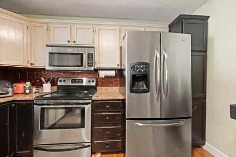 Kitchen - 588 Frankfort School Rd, Corbin, KY 40701 photo 4 of 5