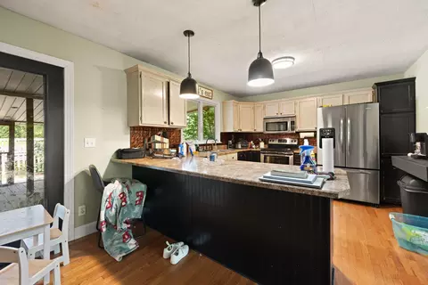 Kitchen - 588 Frankfort School Rd, Corbin, KY 40701 photo 2 of 5