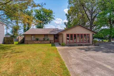 3337 Meadowlands Dr, Owensboro, KY 42303