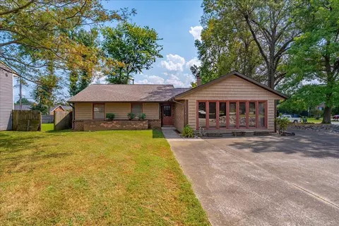 3337 Meadowlands Dr, Owensboro, KY 42303