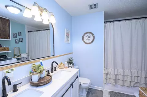 Bath - 6510 Cherry Ct, Utica, KY 42376 photo 1 of 1