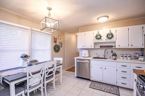 Kitchen - 6510 Cherry Ct, Utica, KY 42376 photo 1 of 3