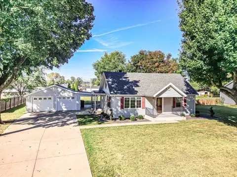5061 Meadowlark Dr, Owensboro, KY 42301