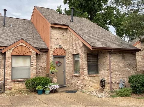 701 Chuck Gray Ct, Owensboro, KY 42303
