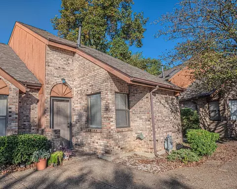 701 Chuck Gray Ct, Owensboro, KY 42303