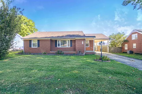 725 Christopher Greenup Dr, Owensboro, KY 42303