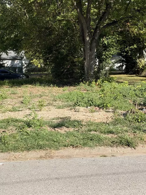 1807 Hall St, Owensboro, KY 42303
