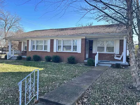 1902 Jefferson, Paducah, KY 42001
