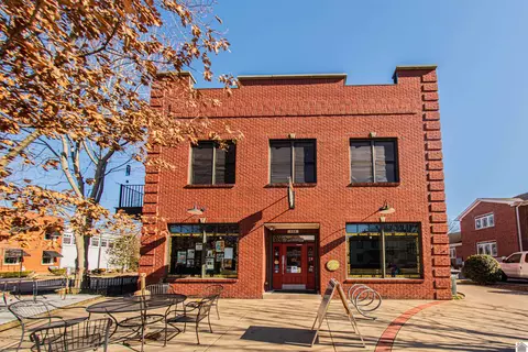 320 N 6th St, Paducah, KY 42001