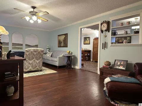 Bedroom - 894 Forest Dr, Benton, KY 42025 photo 1 of 10