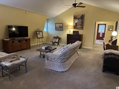 Living - 894 Forest Dr, Benton, KY 42025 photo 2 of 2
