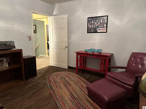 Bedroom - 894 Forest Dr, Benton, KY 42025 photo 10 of 10