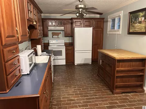 Kitchen - 894 Forest Dr, Benton, KY 42025 photo 1 of 2