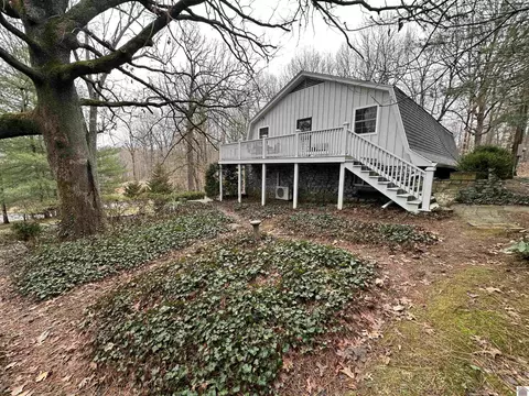 Exterior - 894 Forest Dr, Benton, KY 42025 photo 9 of 14