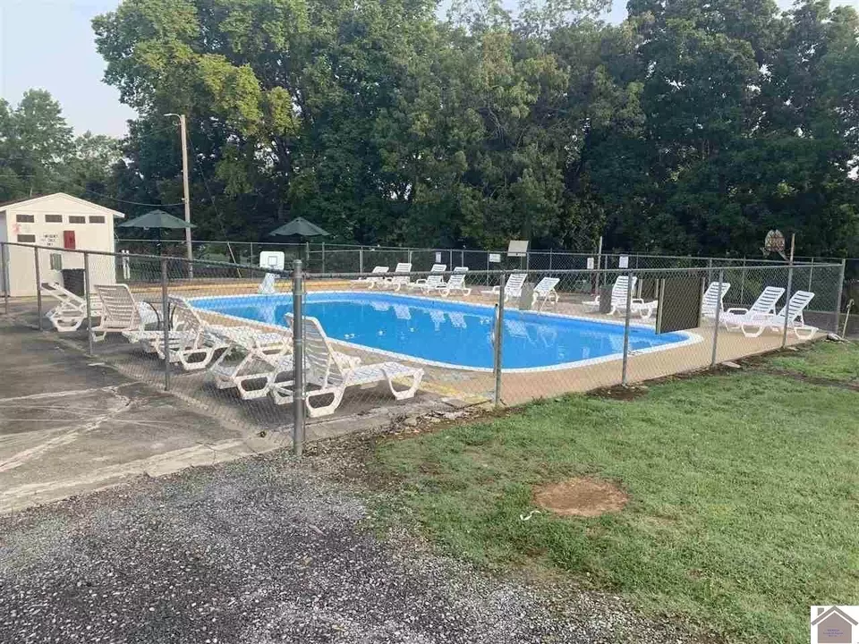  100 Ingles Rd, Hardin, KY 42048 photo 4