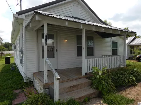 703 Elm St, Benton, KY 42025 photo 2