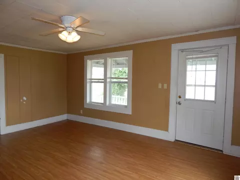 703 Elm St, Benton, KY 42025 photo 6