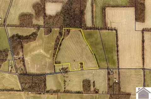 000 State Line Rd E, Hazel, KY 42049