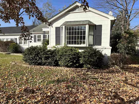Exterior - 307 E 14th St, Benton, KY 42025 photo 2 of 6